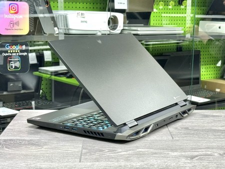 Acer Predator Helios PH315-55 3